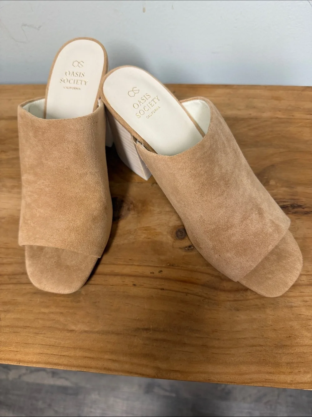 Oasis Society Tan Suede Slip-On Block Heel Mules - Picture 1 of 1